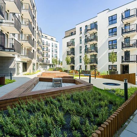 Stylish & Comfy Garbary Apartments With Parking By Noclegi Renters Poznań Exteriör bild