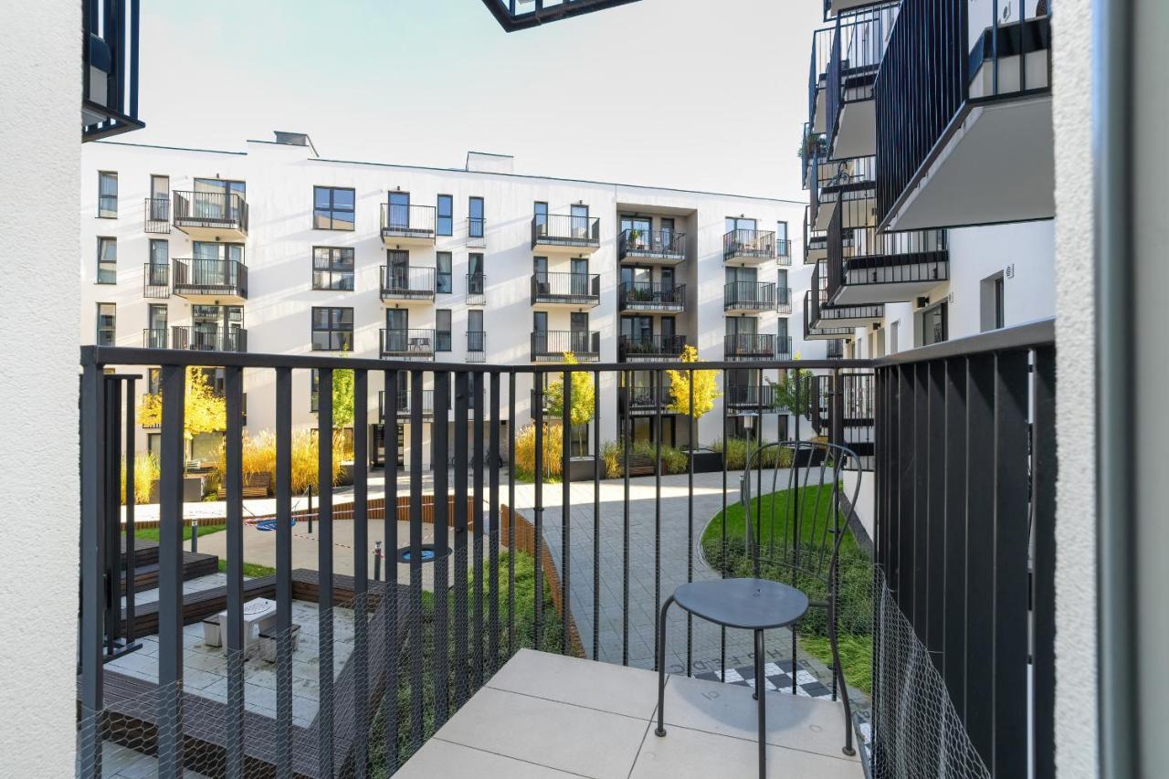 Stylish & Comfy Garbary Apartments With Parking By Noclegi Renters Poznań Exteriör bild