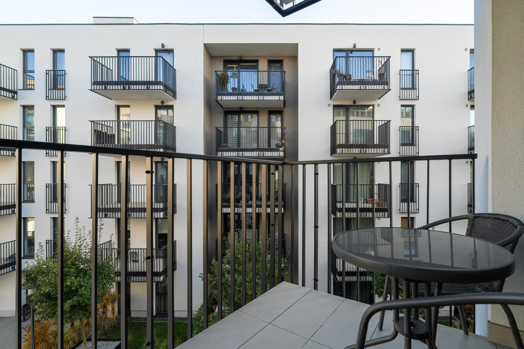 Stylish & Comfy Garbary Apartments With Parking By Noclegi Renters Poznań Exteriör bild