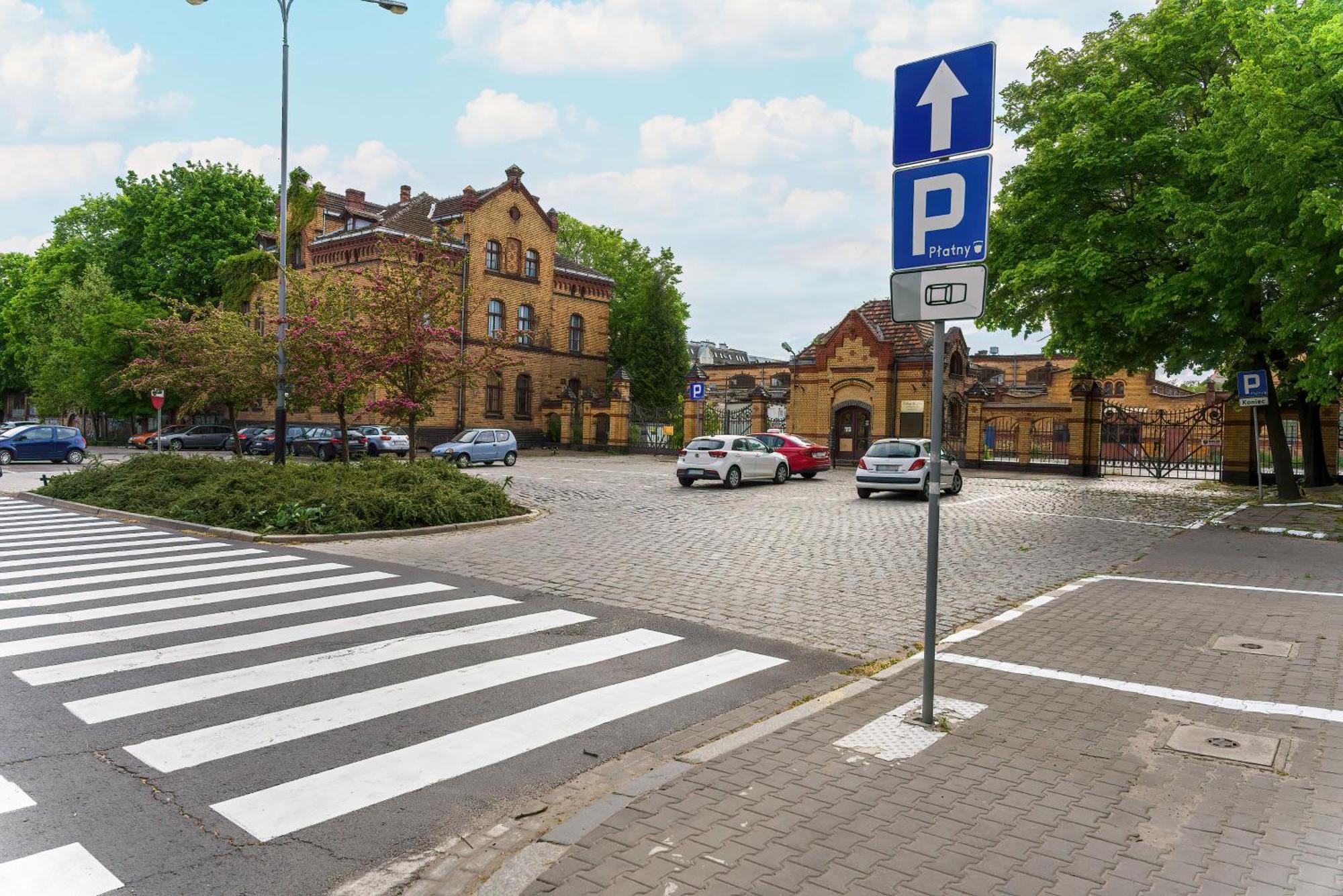 Stylish & Comfy Garbary Apartments With Parking By Noclegi Renters Poznań Exteriör bild